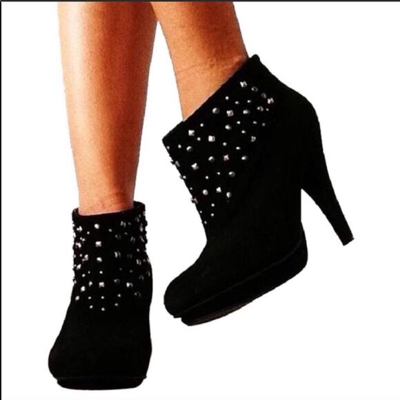 BCBGeneration Black Suede Silver Stud Studded Boot Booties Stiletto Heels 9 - Picture 5 of 7